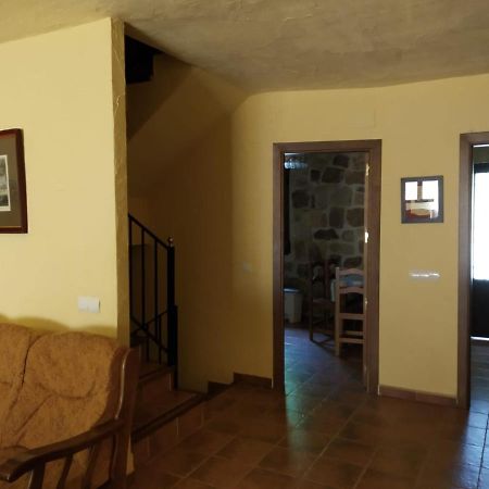 Viv. De Uso Turistico Fuente El Tejo - Casa Ana Βίλα Burgohondo Εξωτερικό φωτογραφία