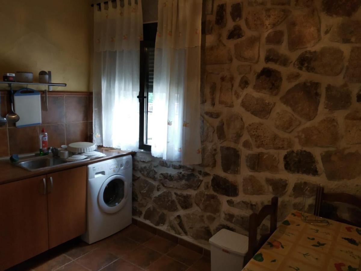 Viv. De Uso Turistico Fuente El Tejo - Casa Ana Βίλα Burgohondo Εξωτερικό φωτογραφία