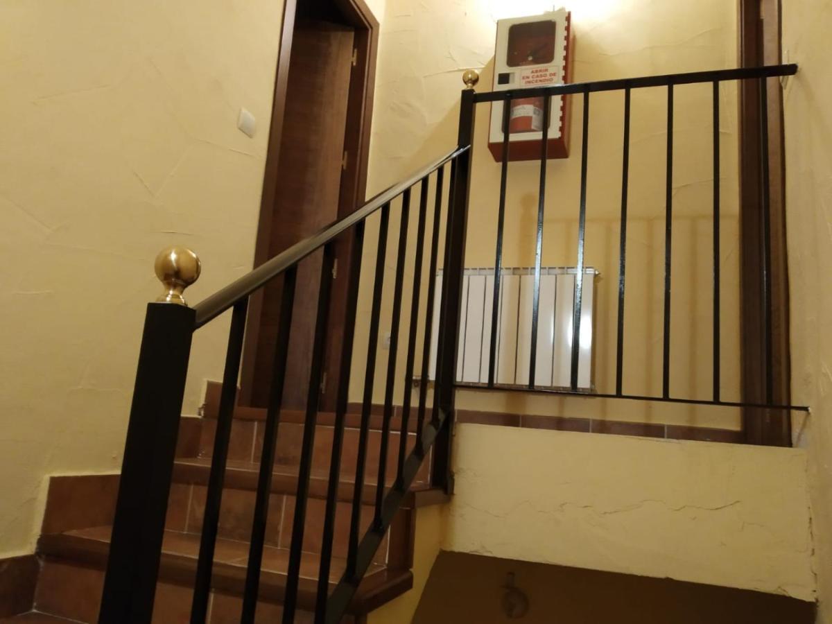 Viv. De Uso Turistico Fuente El Tejo - Casa Ana Βίλα Burgohondo Εξωτερικό φωτογραφία